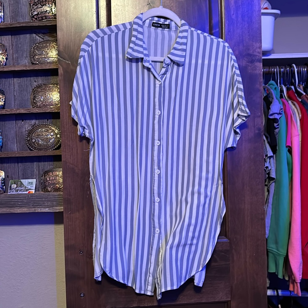 SHEIN XS button down